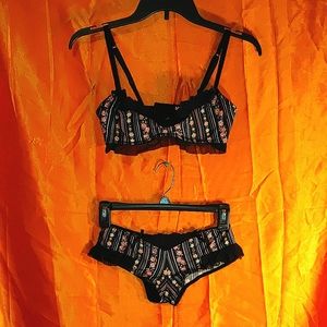 🖤NWOT Sophie B Floral Bra & Panties Set🖤